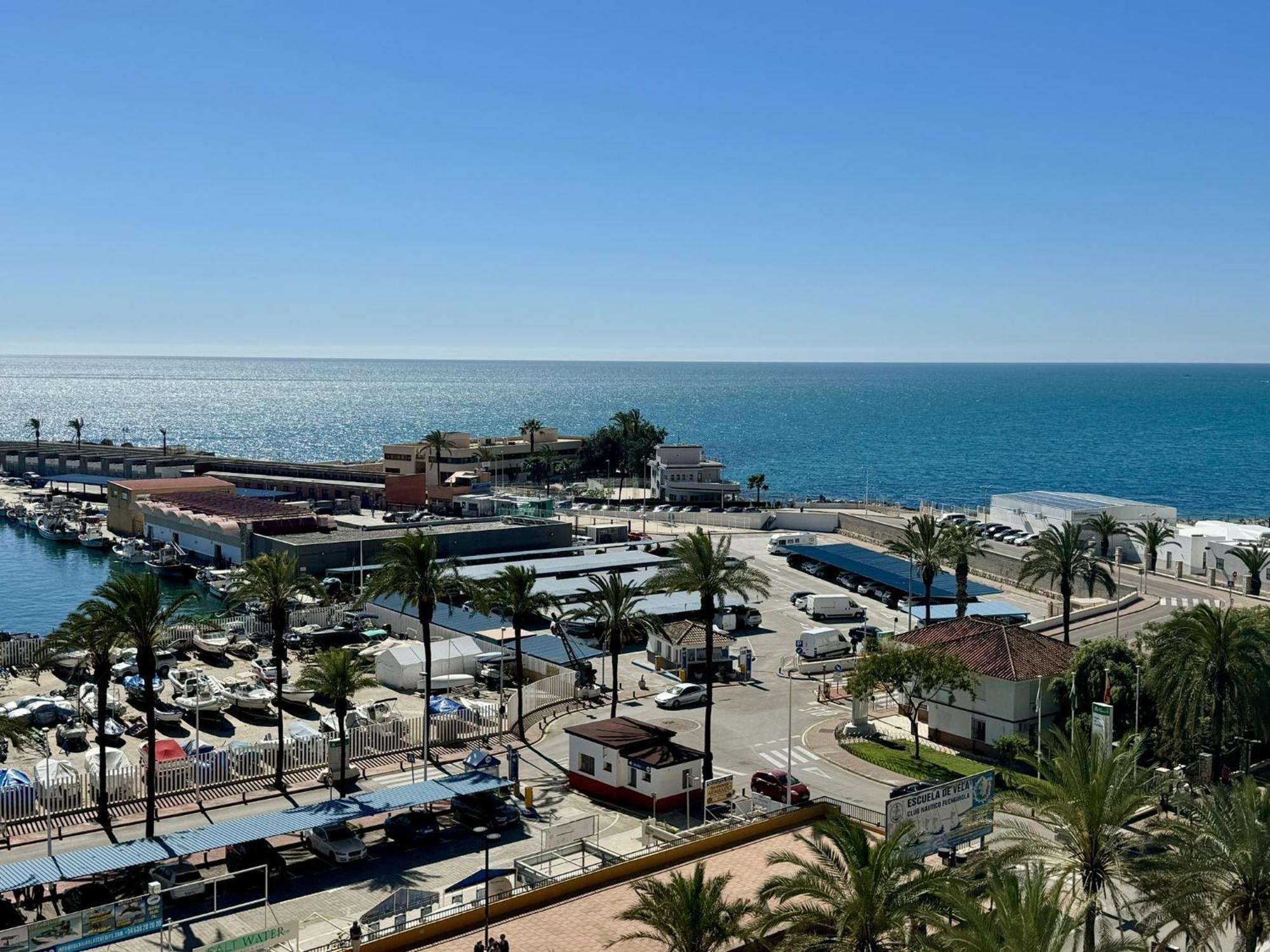 Beachfront Apartment With Terrace And Seaviews Fuengirola Exteriér fotografie